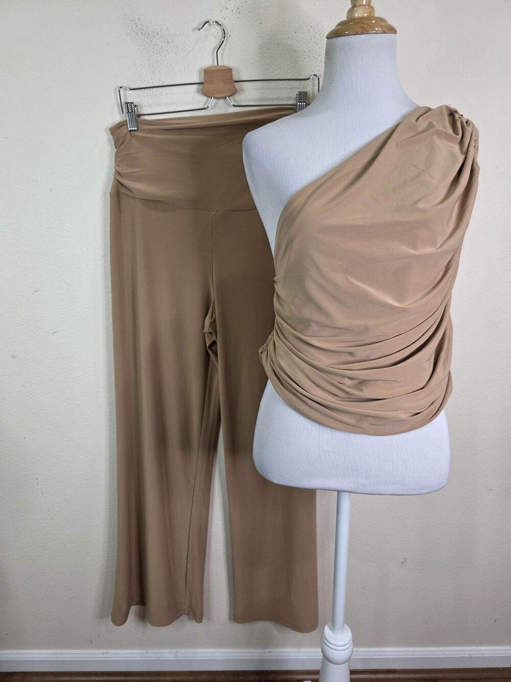 Express Fitted One Shoulder Ruched Cropped Tank & Pants Set 2 Piece Size L/XL